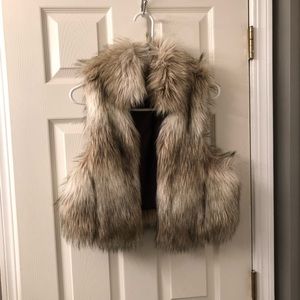Ann Taylor Loft Faux Fur Vest Size M/L